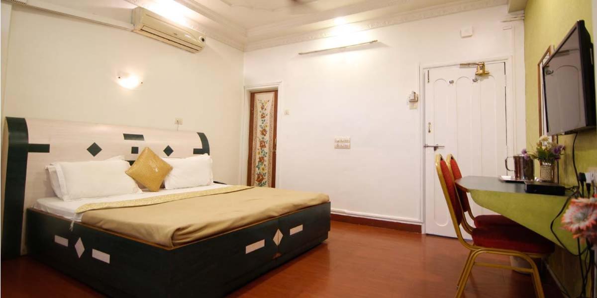 Hotel Tushar Pune Eksteriør bilde