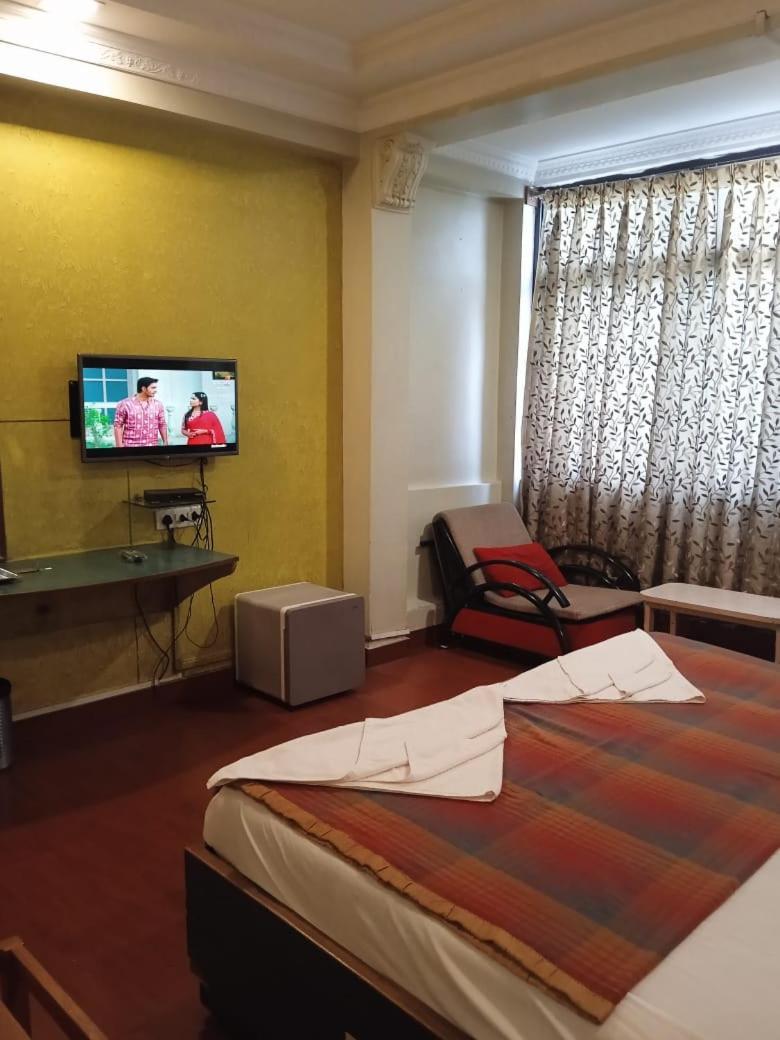 Hotel Tushar Pune Eksteriør bilde