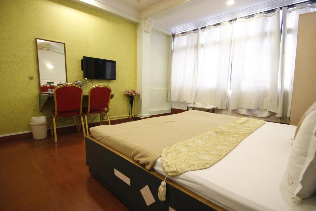 Hotel Tushar Pune Eksteriør bilde